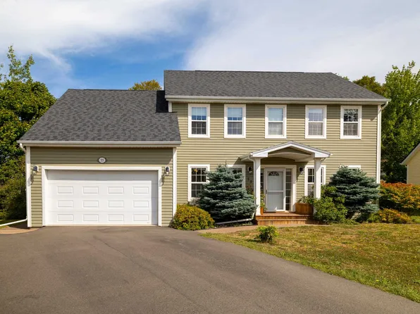 55 Sheffield Cres, Charlottetown, PE C1E 2G8