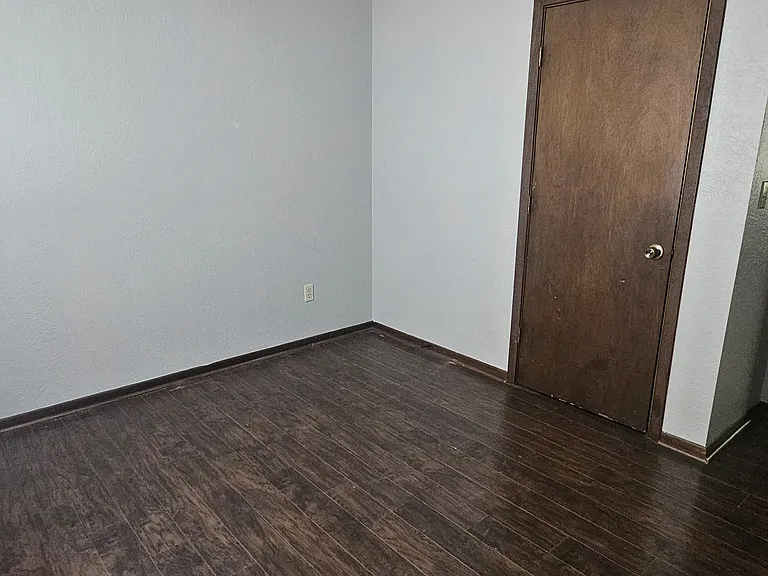 542 Breezy Point Dr — Photo 17