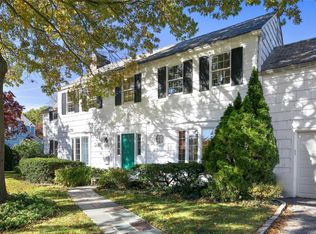 145 Northwoods Rd, Manhasset, NY 11030