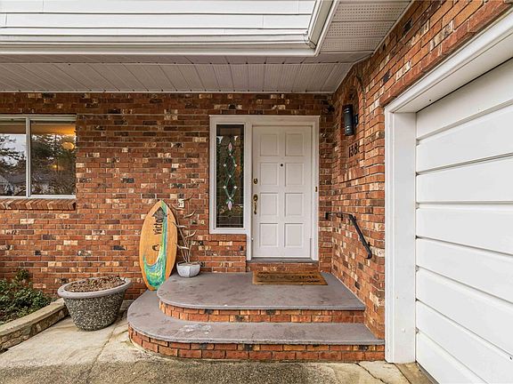 4th image of 1388 Treebank Rd W