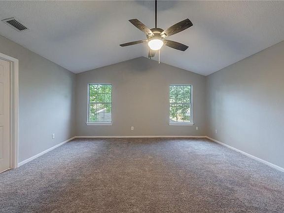 5th image of 1519 Warwick Dr
