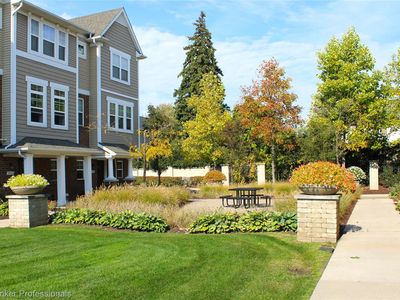 3076 Kilmer Dr, Troy, MI, 48083