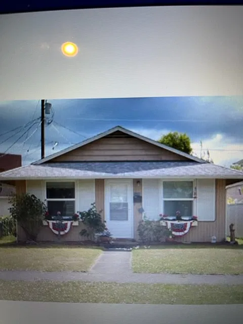 3 bed, 1000 sqft, $2,300 — Photo 1