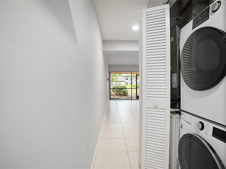 4717 Winslow Beacon #7 — Photo 3