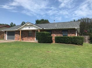 820 S Holmes Ave, Cushing, OK 74023