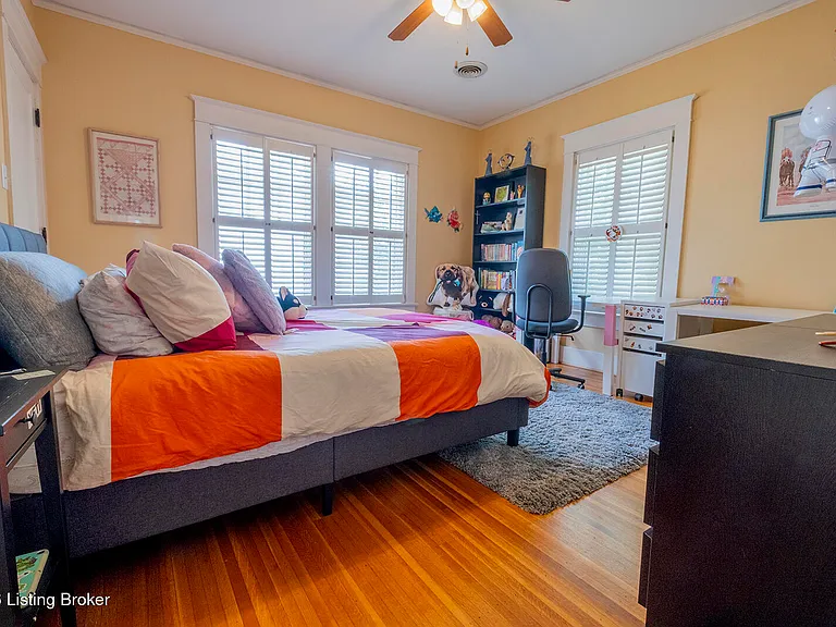 2424 Longest Ave — Photo 18