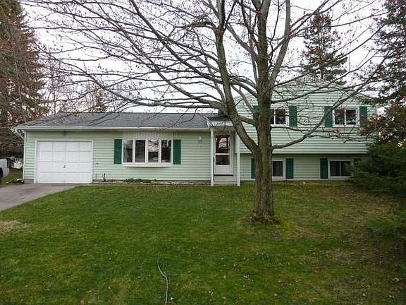 2nd image of 132 Buckley Pl