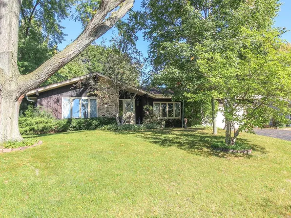 703 Oak Dr, Jefferson, WI 53549