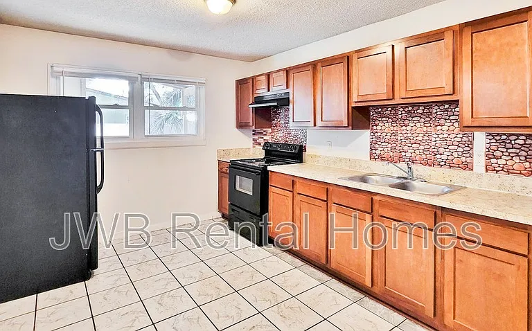 6948 Christopher Robin Dr — Photo 2