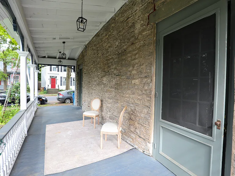 89 Green St #1 — Photo 17