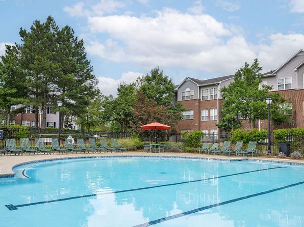 5500 Oakley Industrial Blvd APT 412