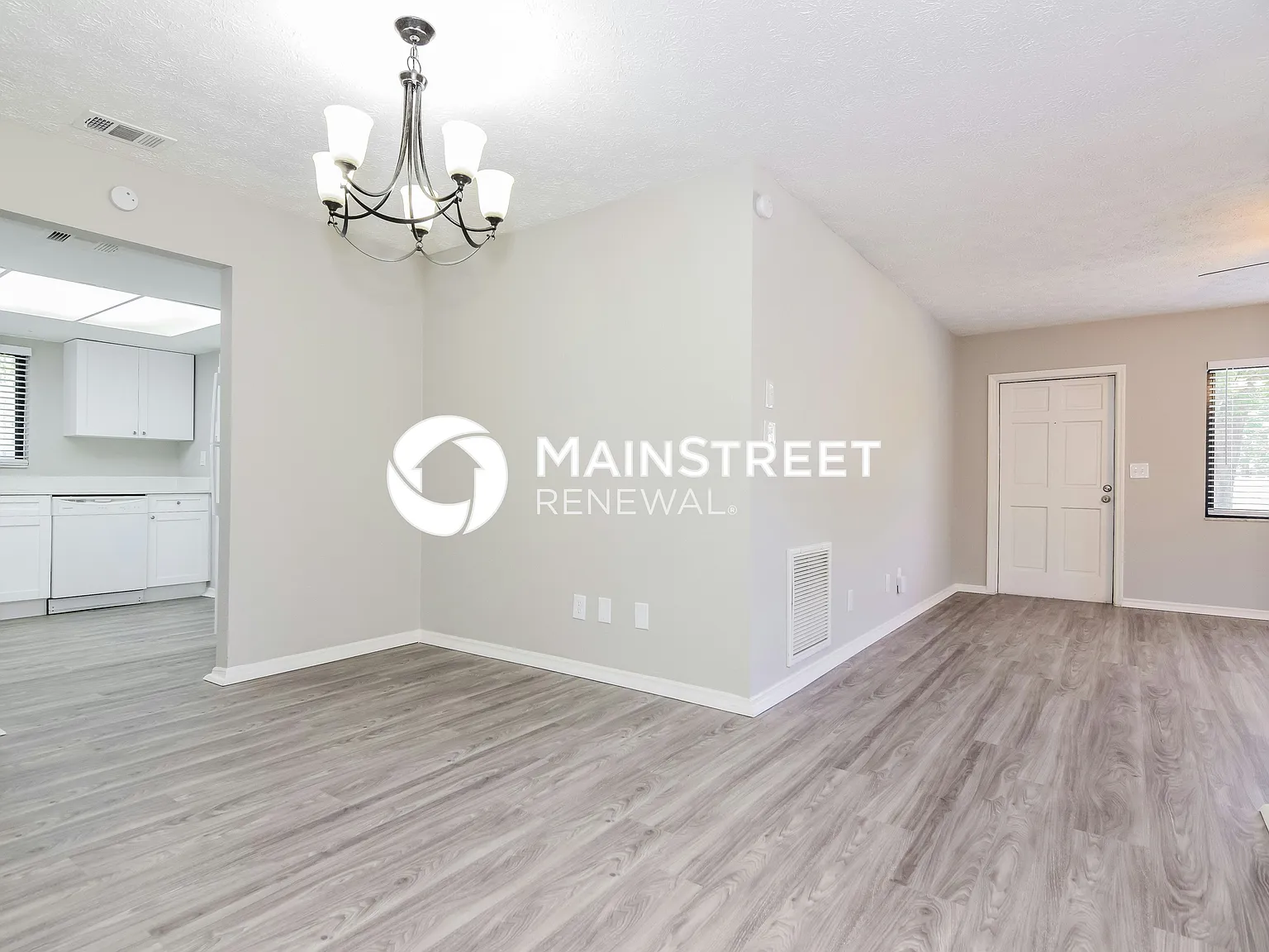 3901 Helena St NE — Photo 4
