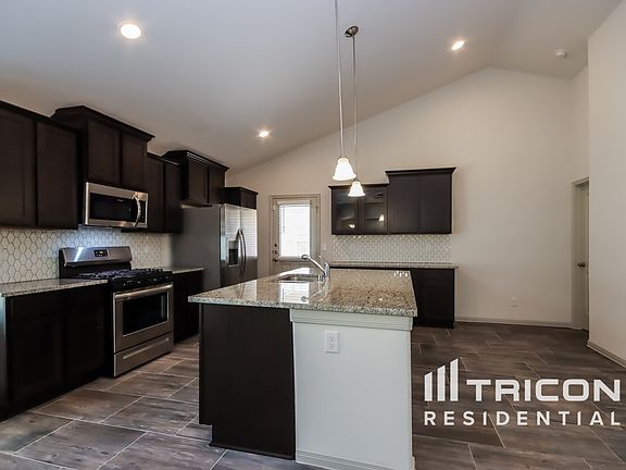 3rd image of 9821 Glen Brook Ln