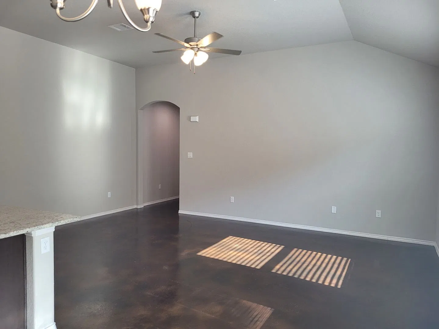 3/2 Duplex in Seguin — Photo 2