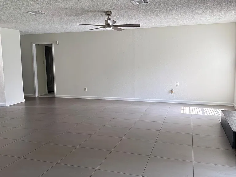 262 Coppersmith Dr — Photo 4
