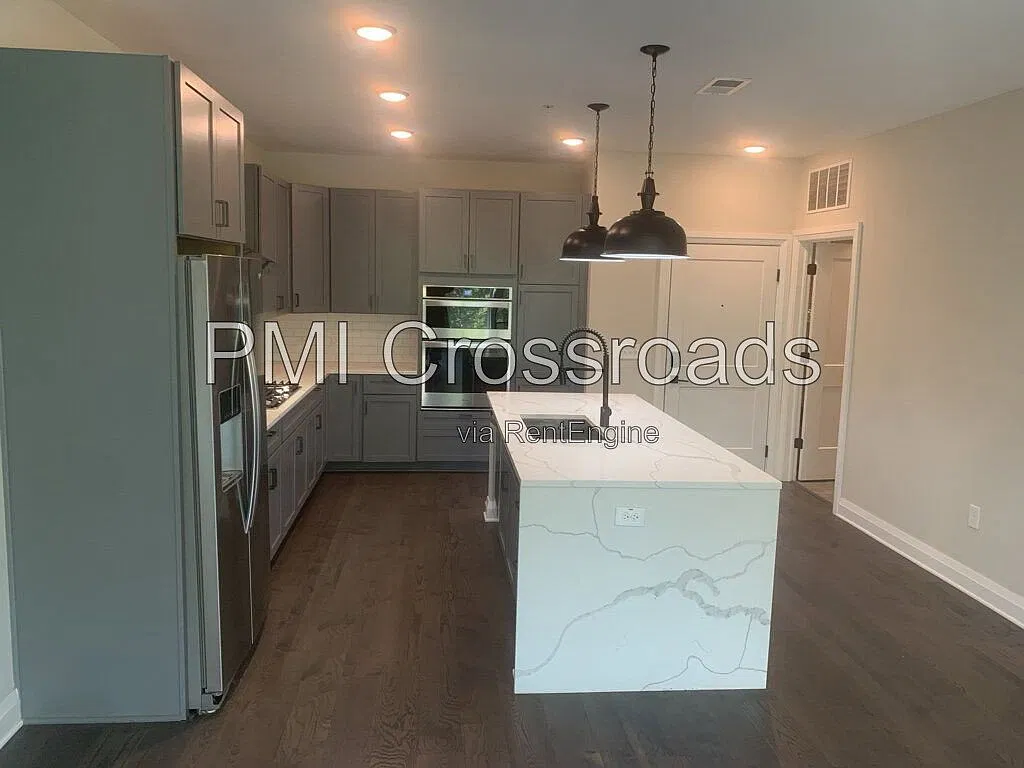2 bed, 2.0 bath, 1263 sqft, $2,446 — Photo 2