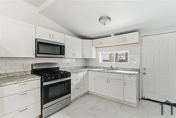 862 E Cornwall St — Photo 13