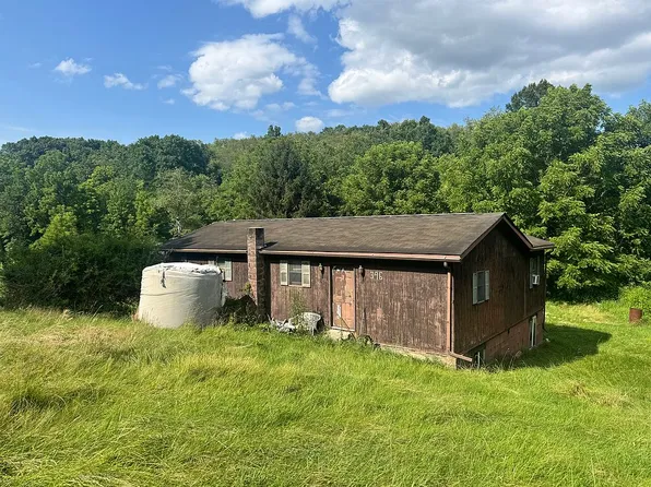 396 Valley View Rd, Claysville, PA 15323