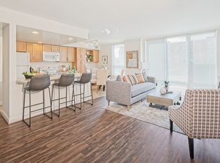 Thomas Place, Arlington, VA 22203