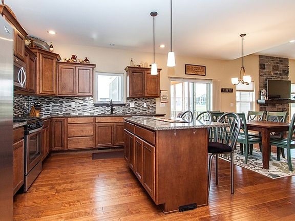 4th image of 1675 Stone Creek Cir
