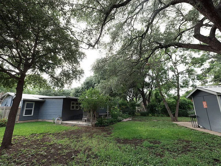 231 N Guilford Dr — Photo 26