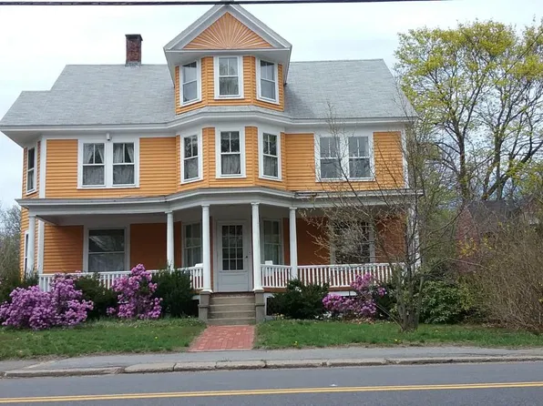 38 Concord St, Maynard, MA 01754