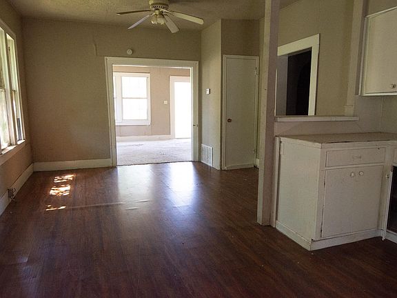 3rd image of 1821 Elizabeth Ave