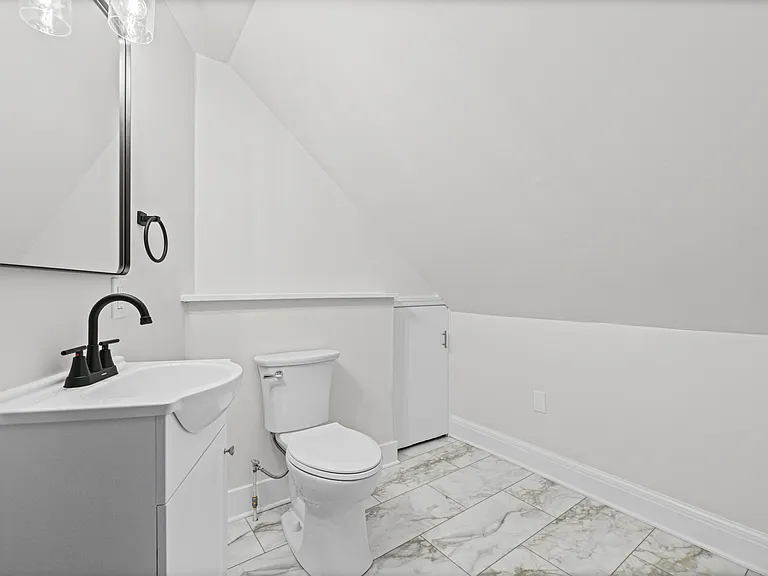 459 2nd St — Photo 29
