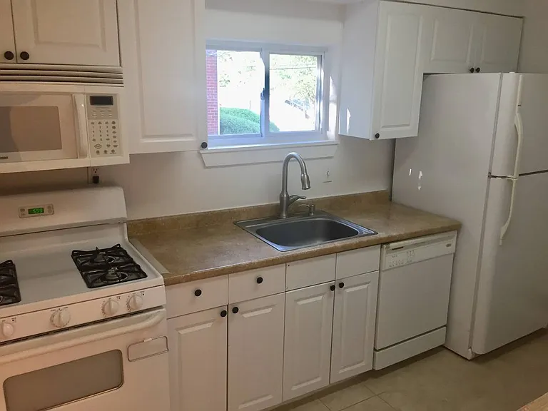 2404 N Kensington St — Photo 11