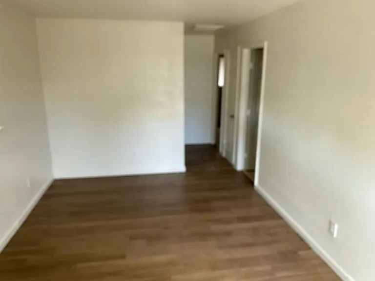 335 N Valeria St #G — Photo 3