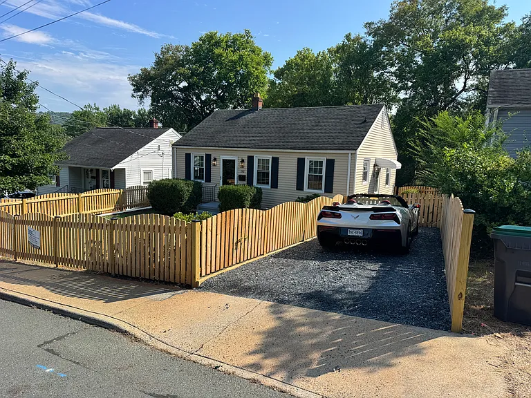 1302 Little High St — Photo 2
