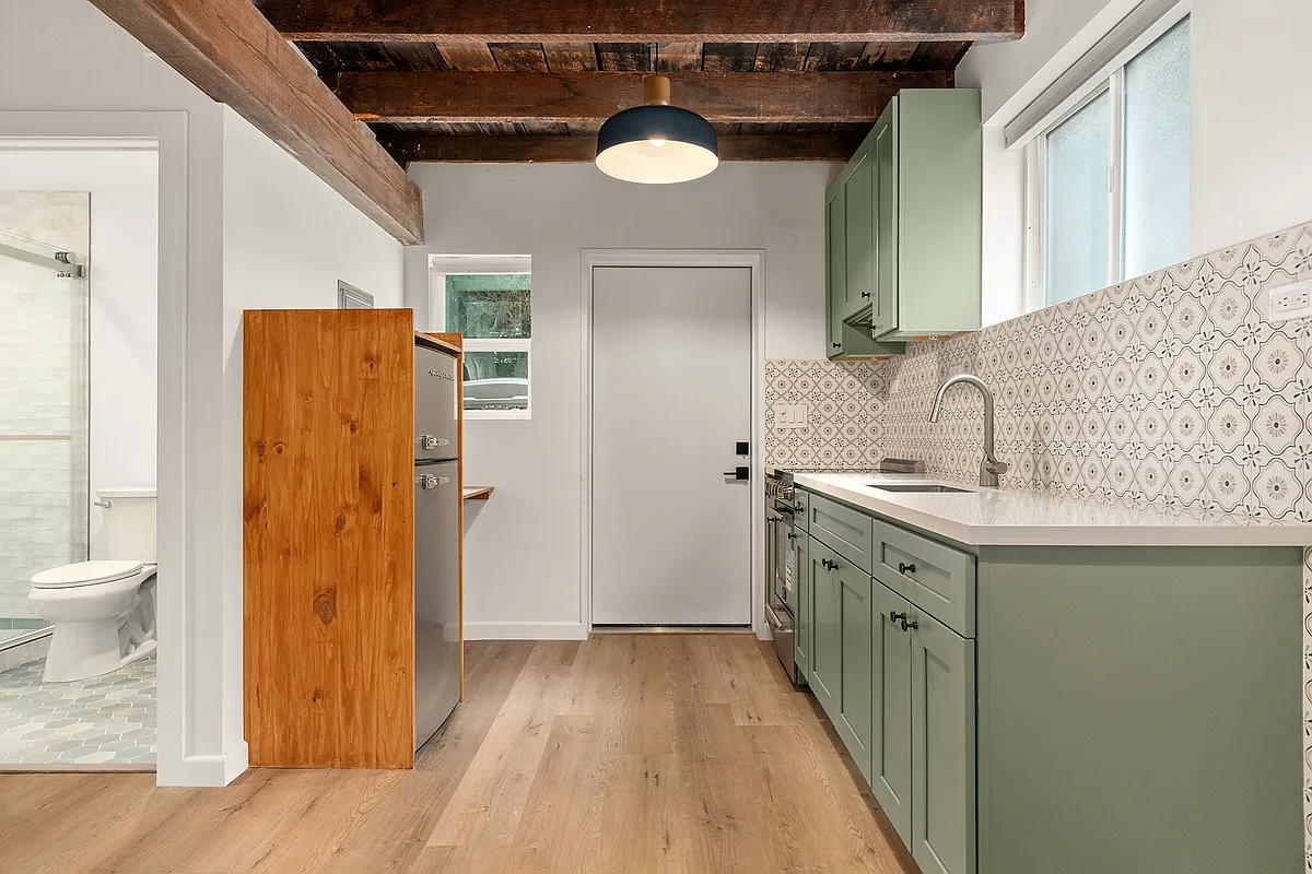 Building Photo - 2403 Hyperion Ave #1/2