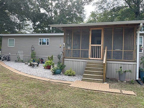 Back w/ screened porch
