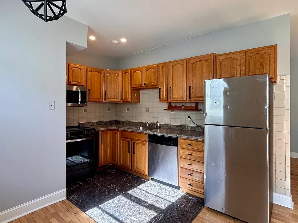 5 Sutton St #3