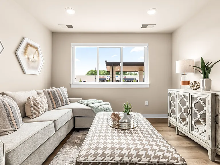 Sterling Center Apartments — Photo 14