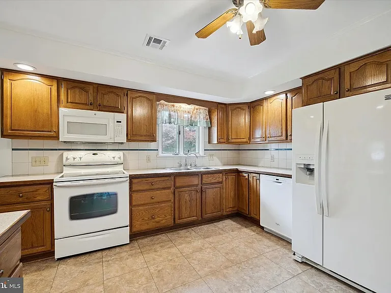 128 Morris Rd — Photo 8