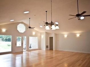104 Lynn Dr, Carrboro, NC 27510