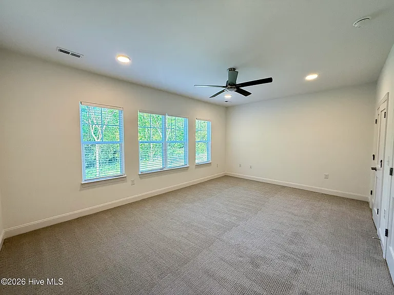 355 James St — Photo 22