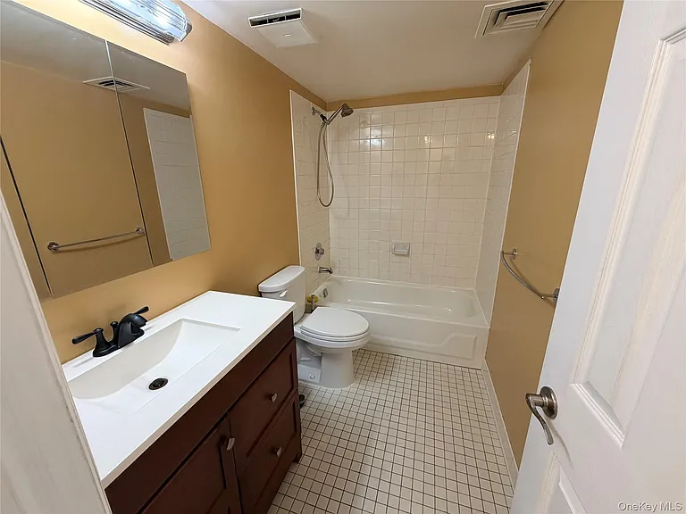 520 115th St #520E — Photo 8