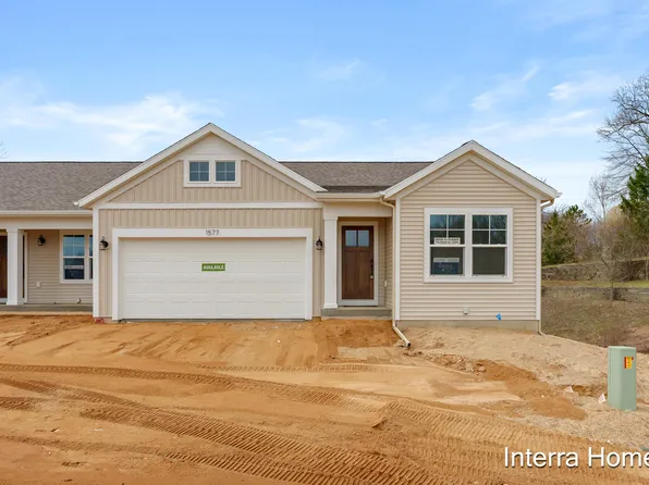 1577 N Village Cir, Kalamazoo, MI 49009