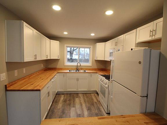 3rd image of 417 Wilshire Dr