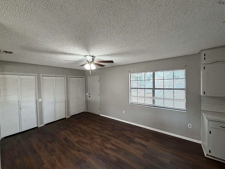 4130 Moffett Ave — Photo 3