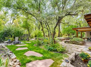 2 Camino Pequeno, Santa Fe, NM 87501