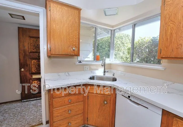 1200 Gary Way — Photo 26