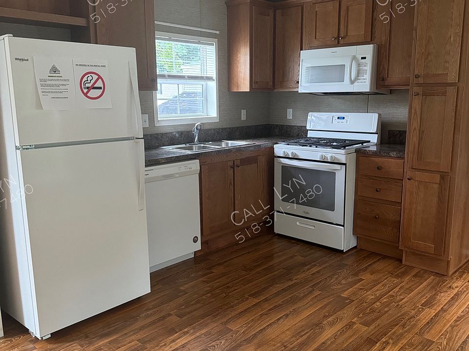 1st image of 12 Halfmoon Cir