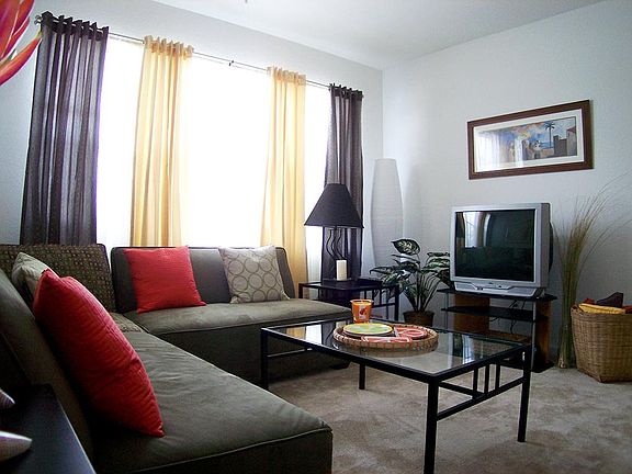 3rd image of 2165 Escambia Dr #1