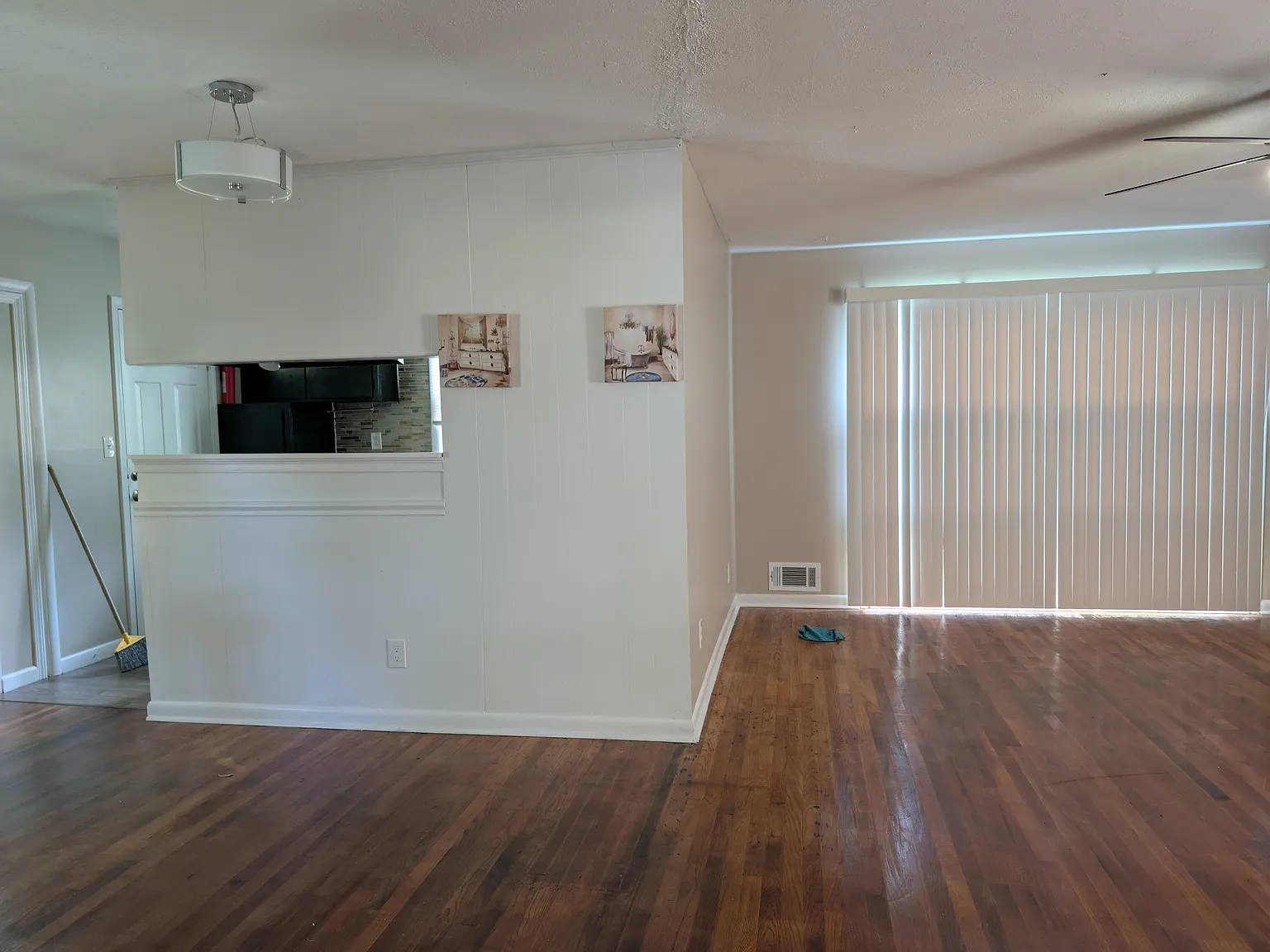 3 bed, 1358 sqft, $1,600 — Photo 1
