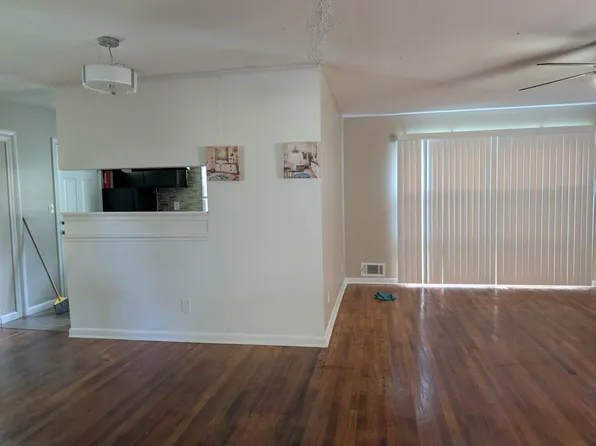 1023 Pineridge Dr, Forest Park, GA 30297