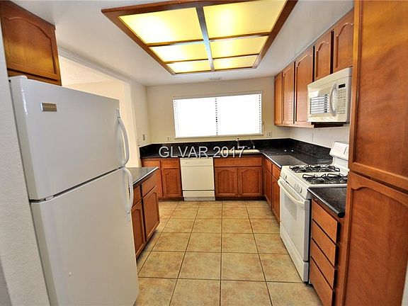 4th image of 2703 Osborne Ln
