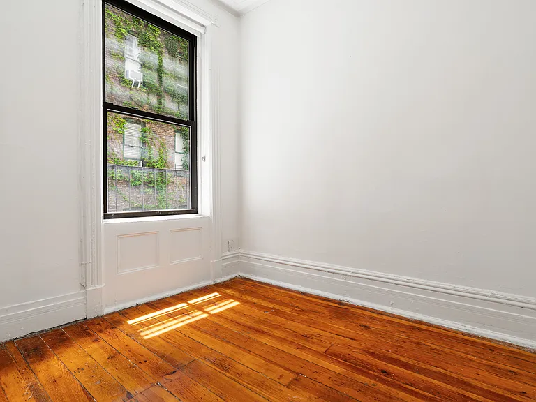 268 W 12th St #2R — Photo 3